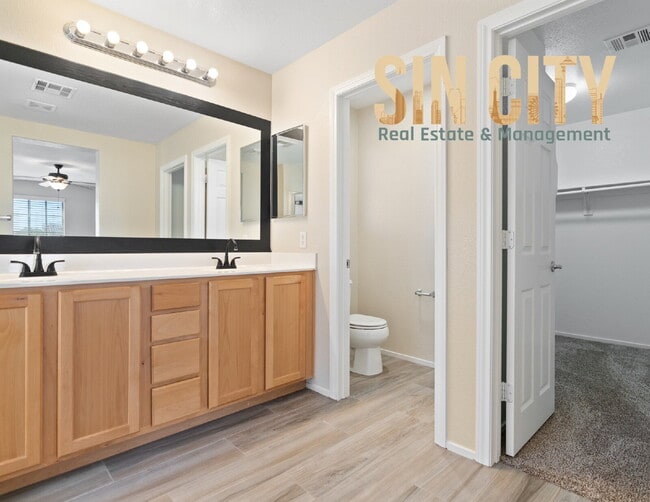 Building Photo - Beautiful 3-Bedroom, 2.5-Bath Two-Story Ho...