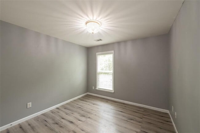 Building Photo - 331 Balaban Cir