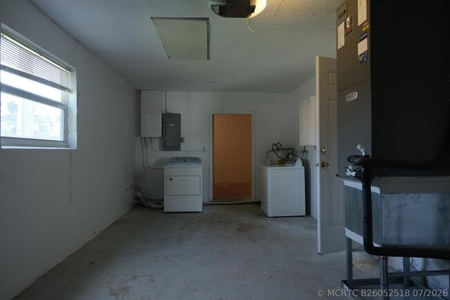 Building Photo - 980 Woodland Ave