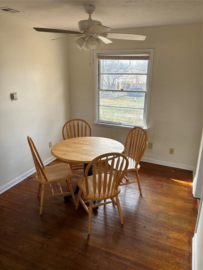 Building Photo - 1324 Dorchester Dr