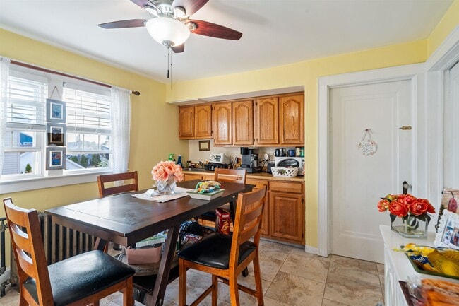 Building Photo - 1041 Stonewall Ln