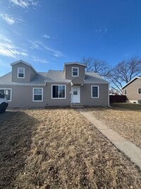 Building Photo - 3 Bed | 2 Bath | 2 Car Garage | Fully Fenced Yard