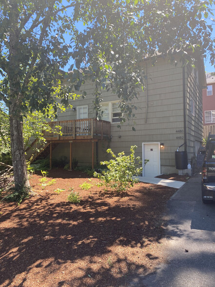 Basement entrance and private deck with additional entrance - 4480 SW Pasadena St