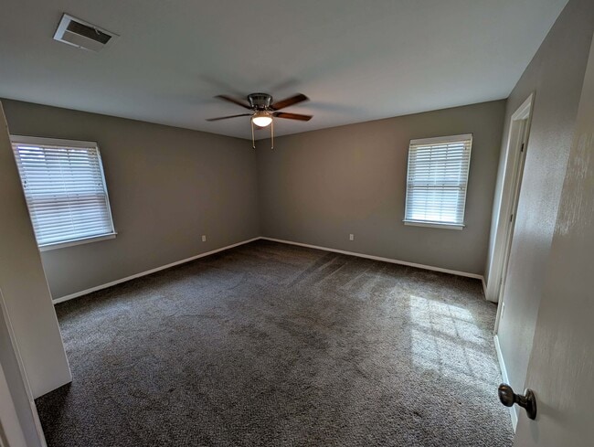 Building Photo - 204 Ralph St