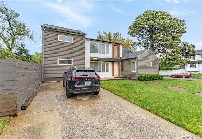 Building Photo - 536 Oxford Rd