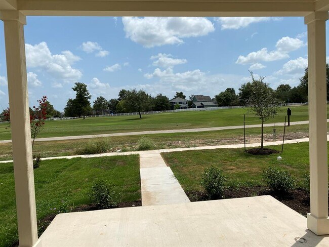 Building Photo - 142 Martha Ln