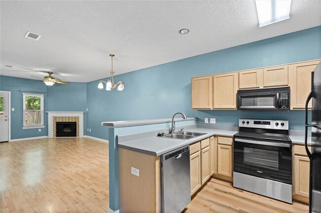 Building Photo - 732 Willow Bridge Dr W