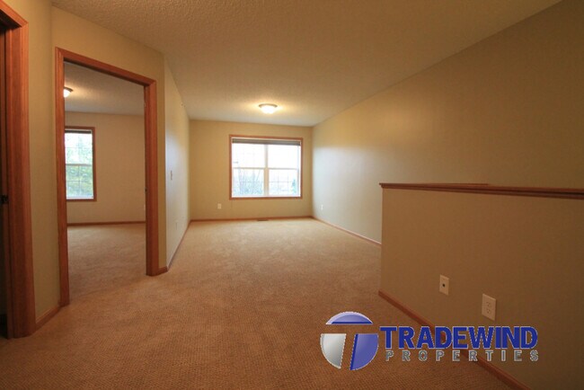 Building Photo - 11040 Fergus St NE