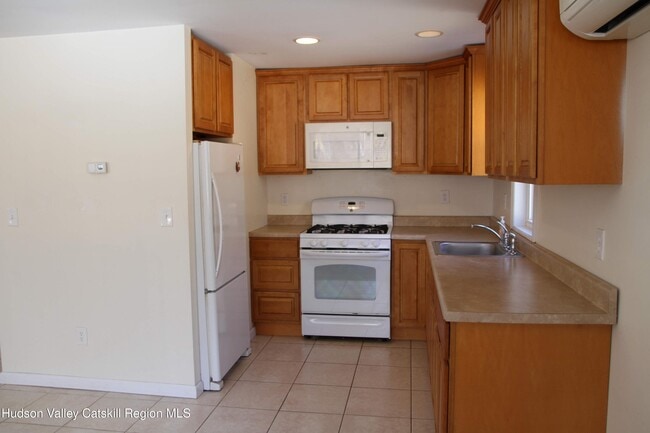 Building Photo - 11 John Taylor Dr