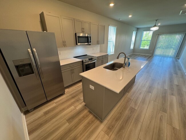 Building Photo - FOR LEASE- TOWNHOME IN LEBANON!