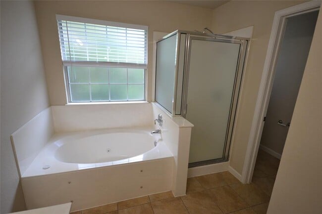 Building Photo - 1803 Warwick Cove