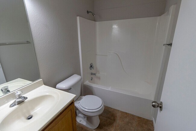 Building Photo - 5305-5307 Currituck Ln