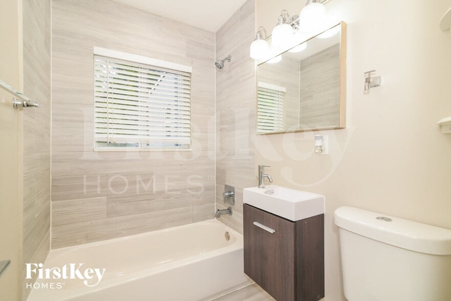 Building Photo - 1241 NW 7th Ave