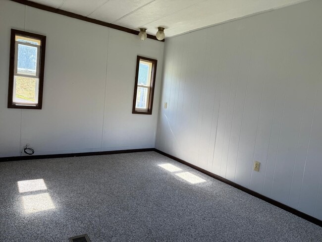 Building Photo - 32387 State Rte 3