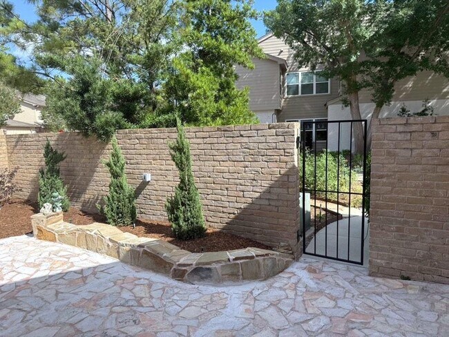 Building Photo - 12625 Memorial Dr