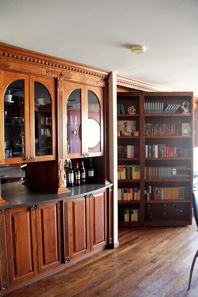 Building Photo - 505 N Lake Shore Dr