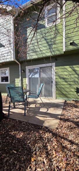 Building Photo - 721 Waterglen Dr