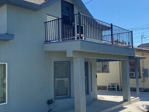 Building Photo - 442 E Arrow Hwy