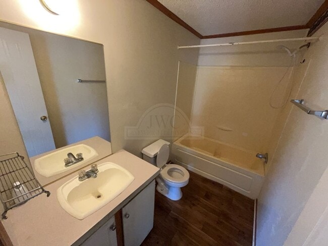 Building Photo - 3100 Cantabrian Dr