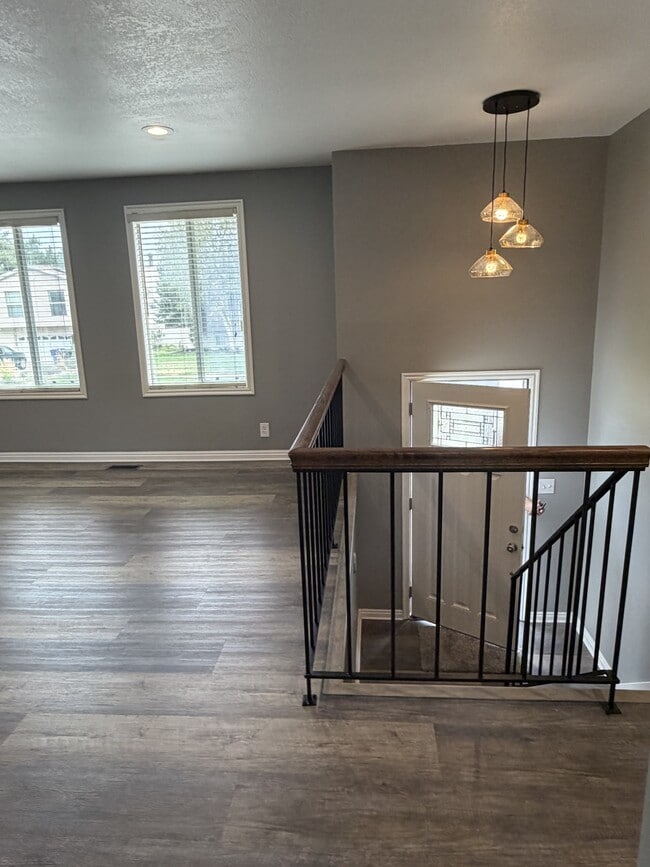 Building Photo - 3212 Hollyhock Hill