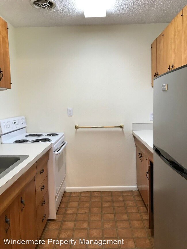 Building Photo - 1 br, 1 bath House - 819 High St. #313