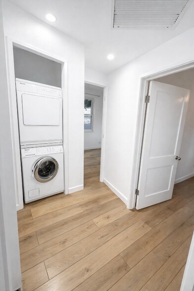 Building Photo - 507 Quebec St