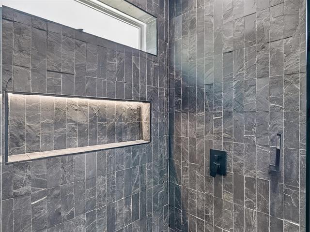 Building Photo - 1941 Glenmore Ave