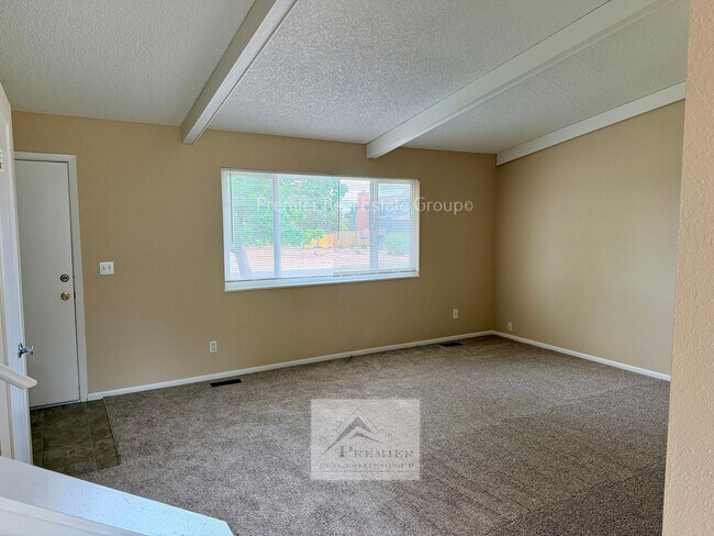 Building Photo - 6156 Del Paz Dr