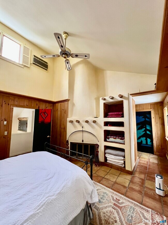 Building Photo - 290 Cliffside Dr