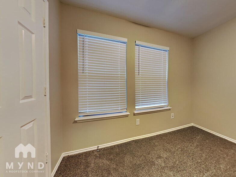 Building Photo - 3523 Avalon Castle Dr