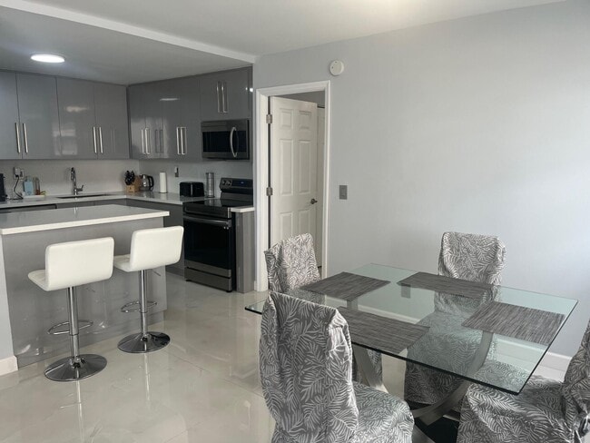 Building Photo - 1849 S Ocean Dr