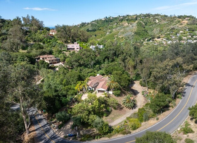Building Photo - 655 Coyote Rd
