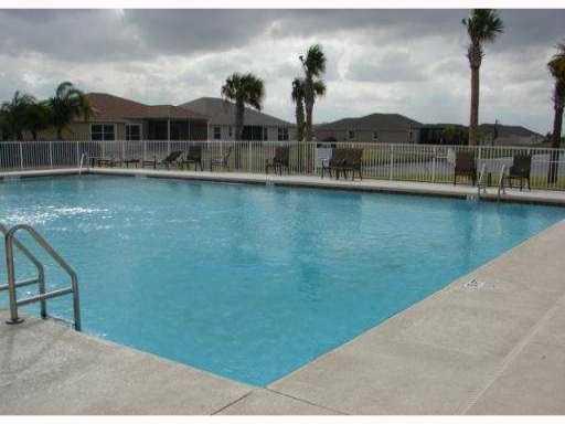 Building Photo - 552 Calamondin Way SW