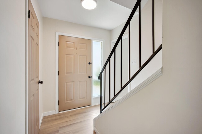 Building Photo - 4634 Conwell Dr