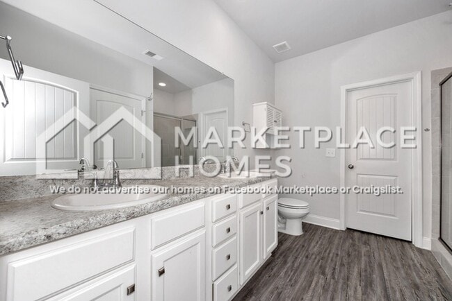 Building Photo - 417 Edgebrook Dr