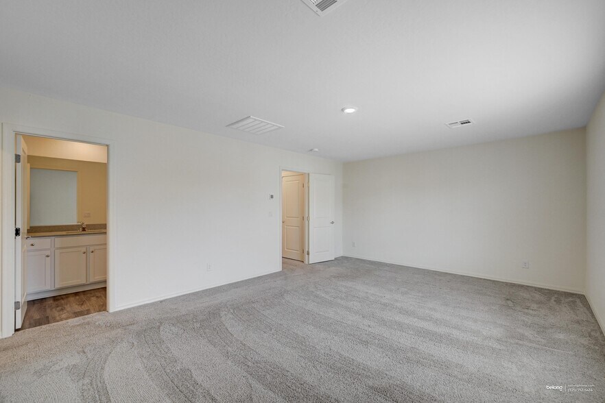 Building Photo - 6239 Blood Lily Ave