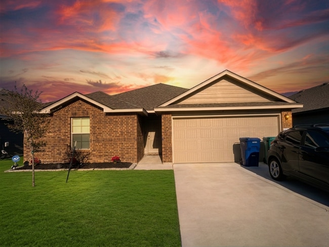 Building Photo - 1261 Lindsey Dr