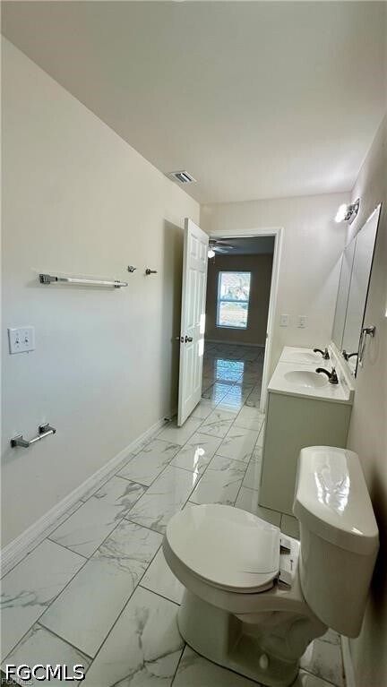 Building Photo - 3301 SW 15th Pl