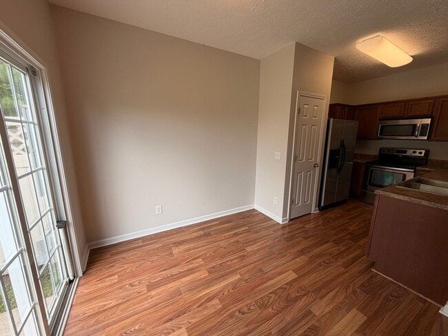Building Photo - 3 Bed 2.5 Bath Townhome in Brentwood