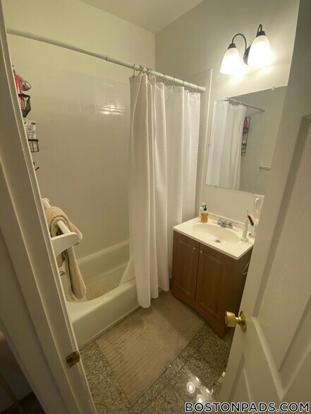 Building Photo - 38 Hemenway St