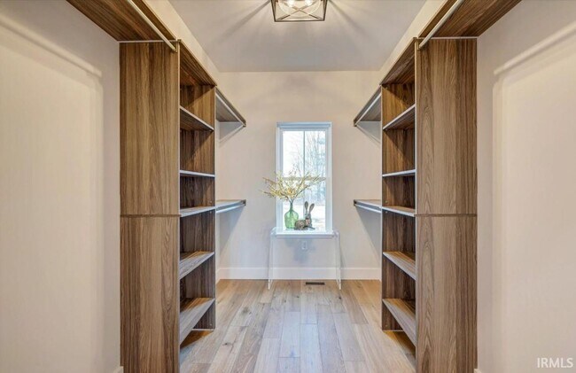 Building Photo - 3430 S Forrester St