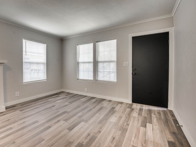 Building Photo - 3 bed, 2 bath home in Shawnee!