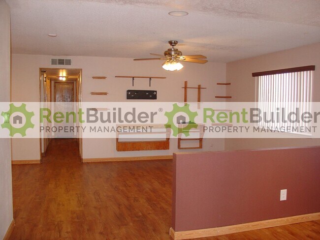 Building Photo - 14104 Turner Pl NE