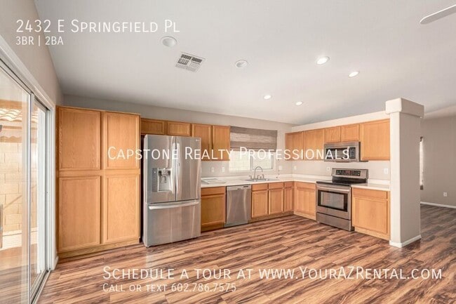 Building Photo - 2432 E Springfield Pl