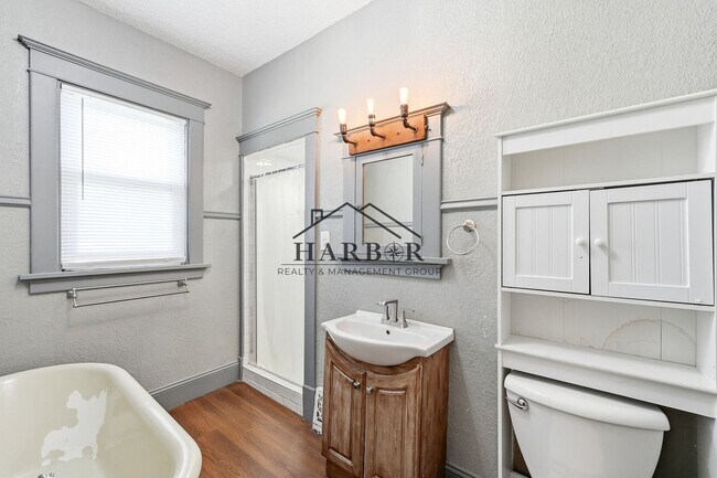 Building Photo - 228 8th St NW
