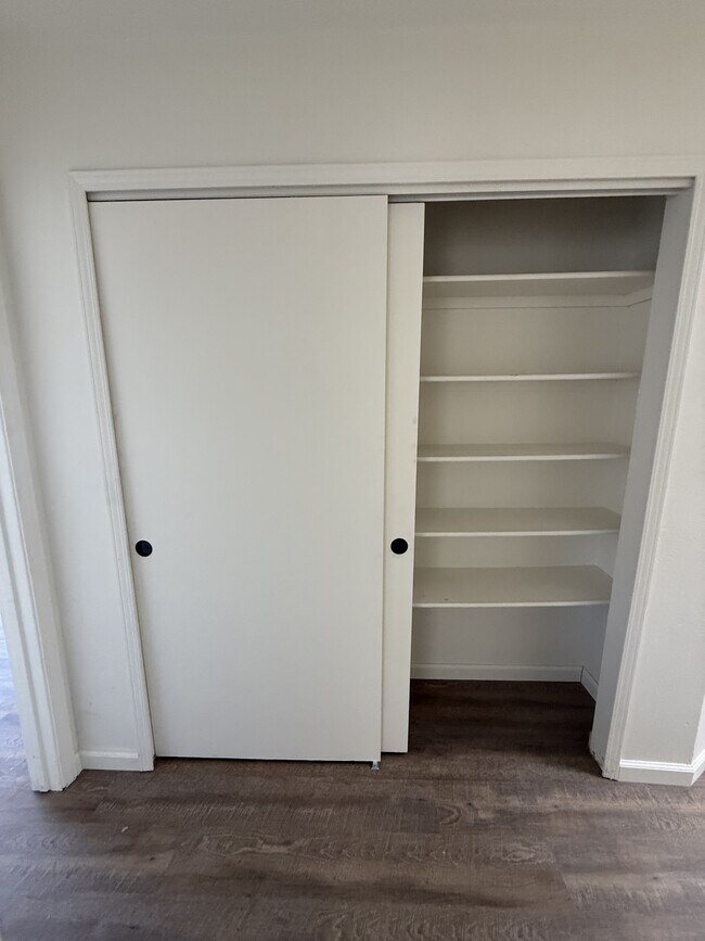 Building Photo - 5408 Jasons Way NE