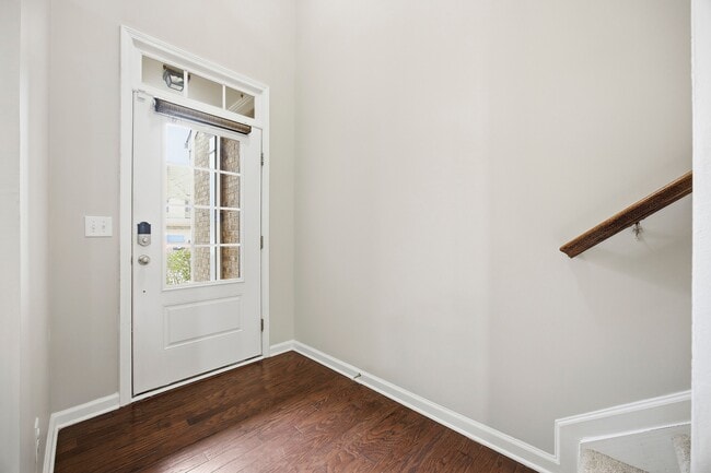 Building Photo - 7275 Heritage Oak Ct