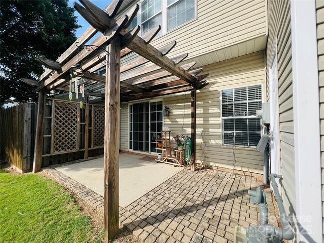 Building Photo - 3203 Mannington Dr