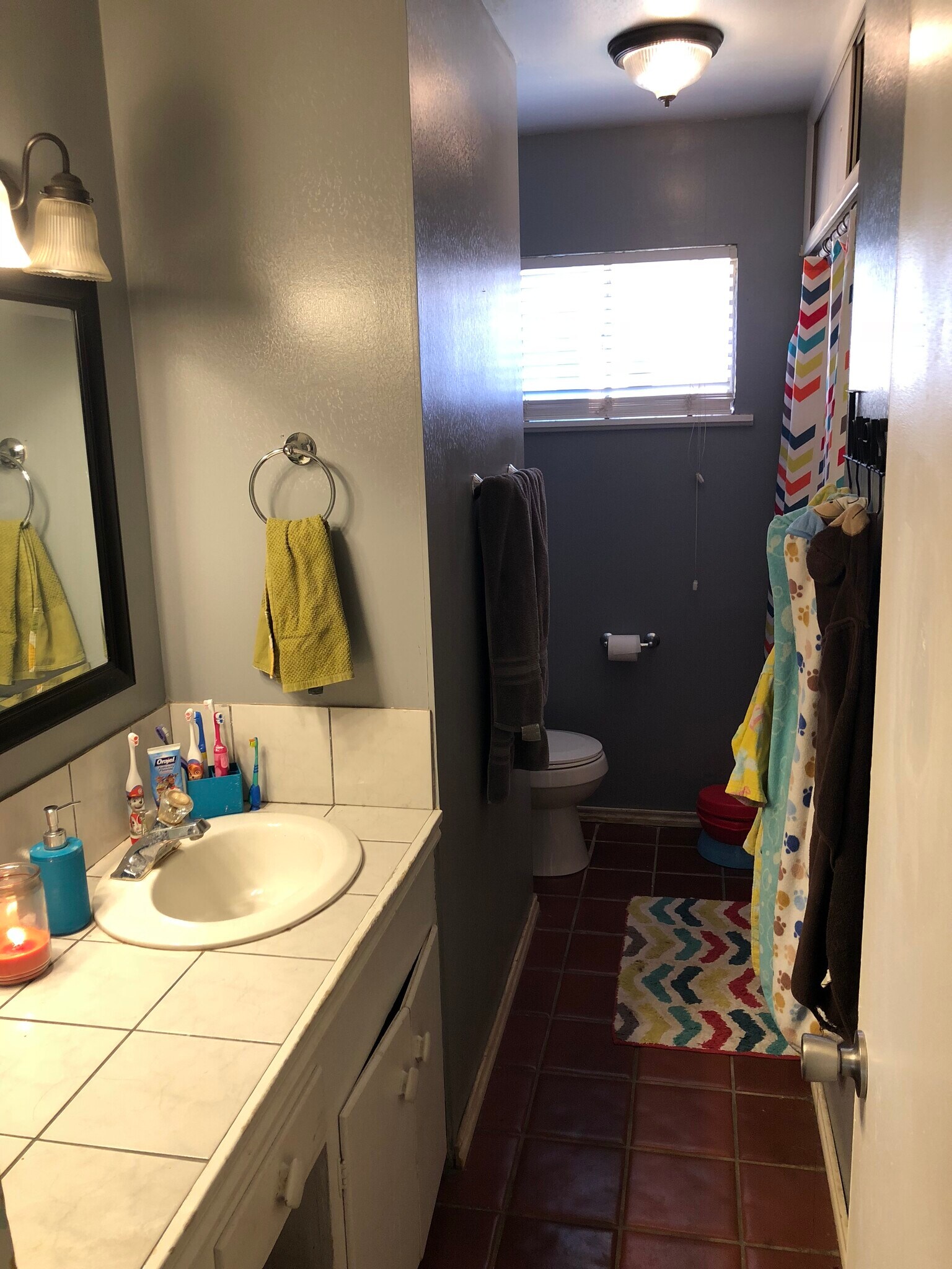2nd bathroom - 2754 Yale