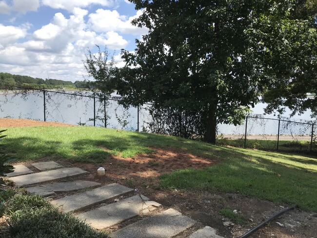 Building Photo - 2735 Peeler Rd